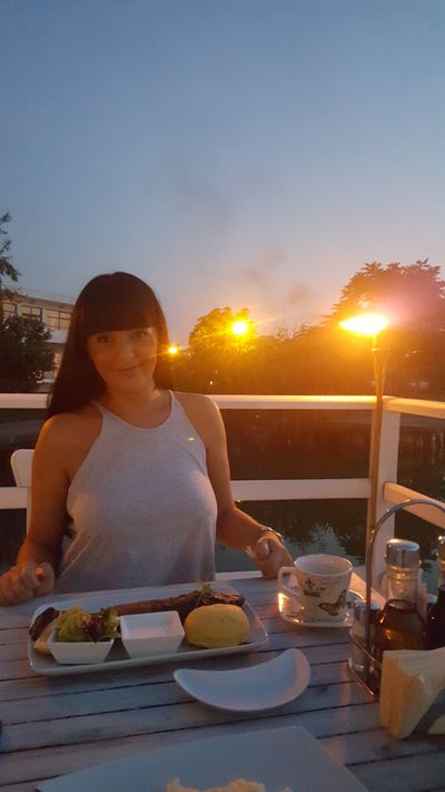 Leah Flores - Escort Girl from Pomona California