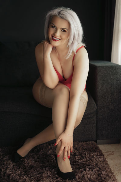 Elva Logston - Escort Girl from Richmond California