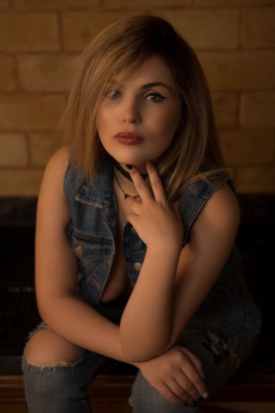 Evelyn Heidel - Escort Girl from Sioux Falls South Dakota