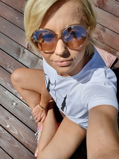 Julie Clanton - Escort Girl from Clinton Michigan
