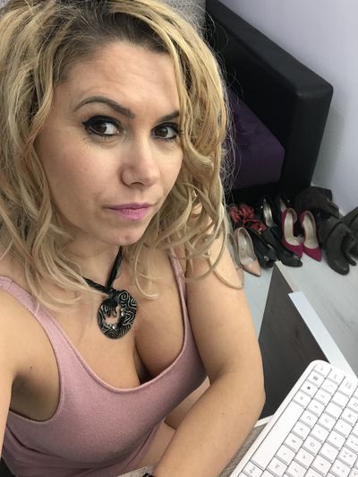 Linda Brewer - Escort Girl from Elk Grove California