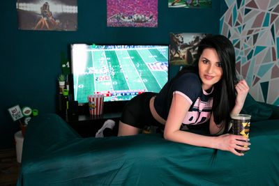 Mindy Hammond - Escort Girl from Carlsbad California