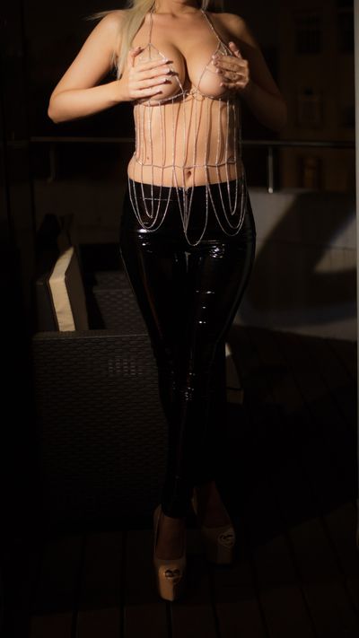 Robin Piazza - Escort Girl from Charleston South Carolina