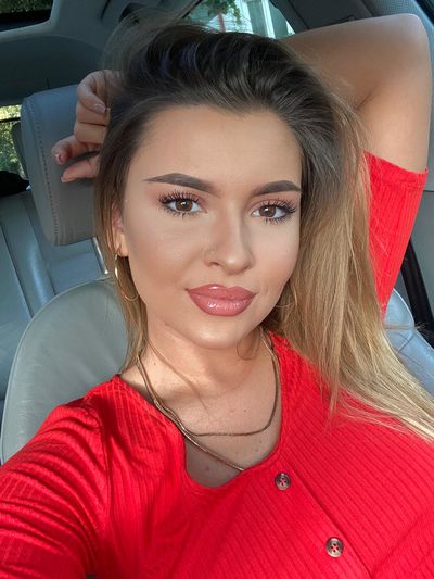 Virginia Harper - Escort Girl from Davenport Iowa