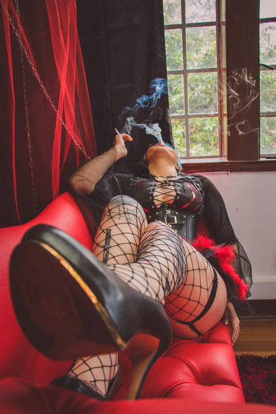Minnie Loera - Escort Girl from Pearland Texas