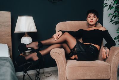 Vivi Hutton - Escort Girl from Lancaster California
