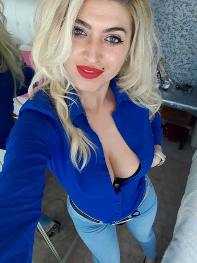 Alena Hall - Escort Girl from Topeka Kansas