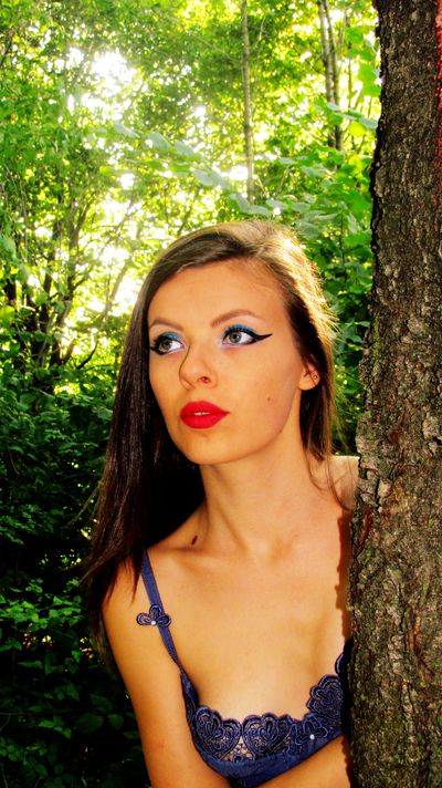 Amberly Johnes