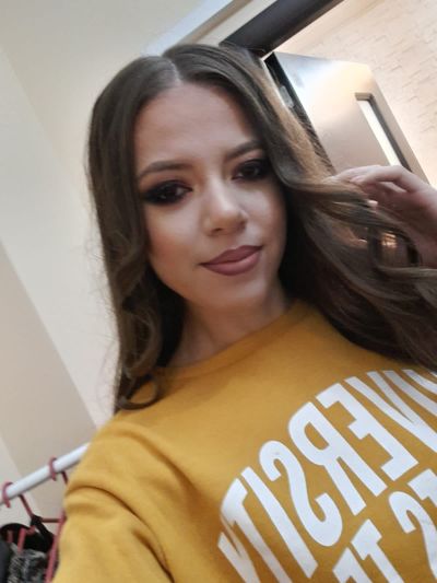 Brunette Escort in Santa Clarita California