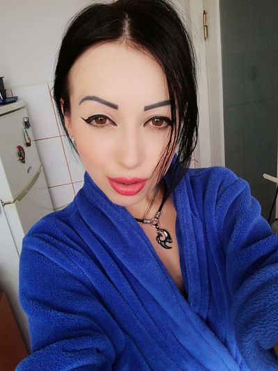 Aria Devinne - Escort Girl from Roseville California