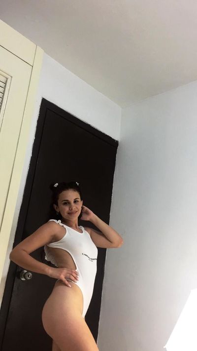 Isabel Martin - Escort Girl from Huntington Beach California