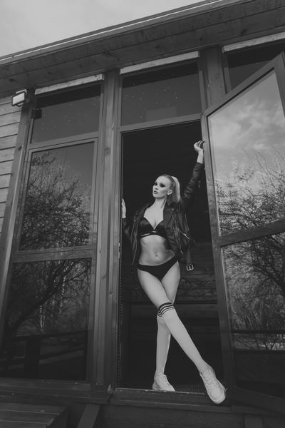 Bella Akerman - Escort Girl from Louisville Kentucky