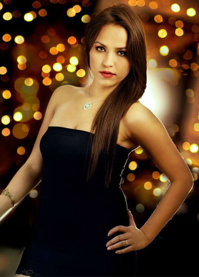 Brunette Escort in Elgin Illinois