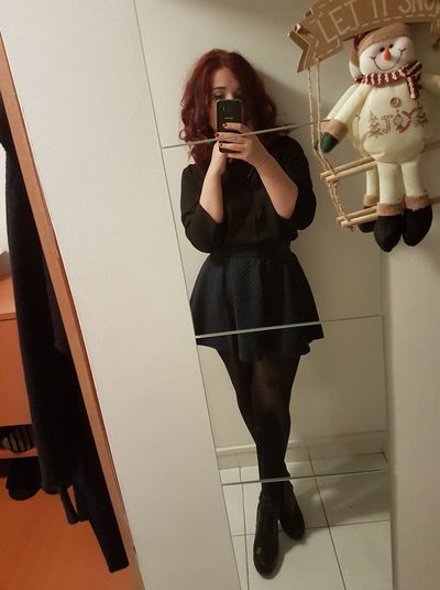 Black Bow - Escort Girl from Visalia California