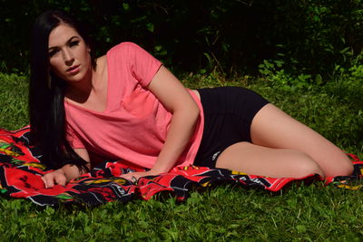 Pacific Islander Escort in Des Moines Iowa