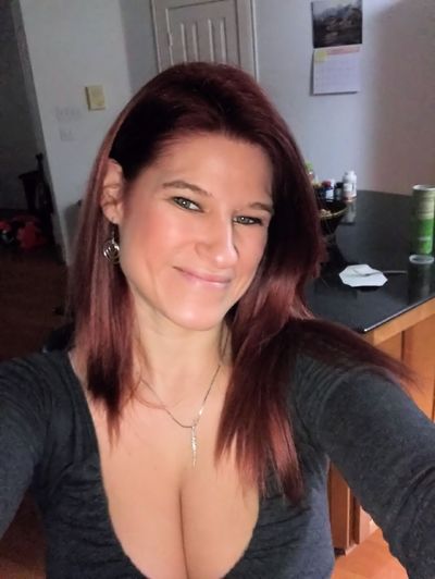 Super Busty Escort in Inglewood California