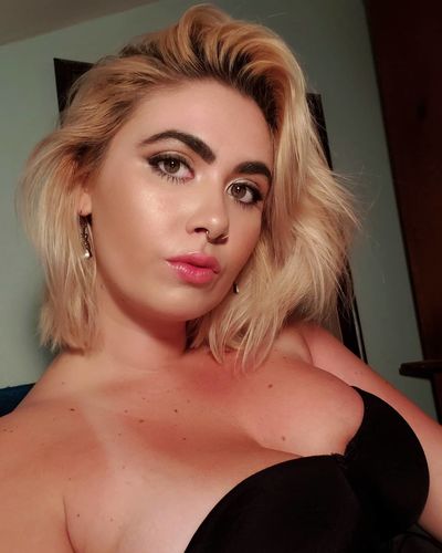 Chloe Leona - Escort Girl from Sterling Heights Michigan
