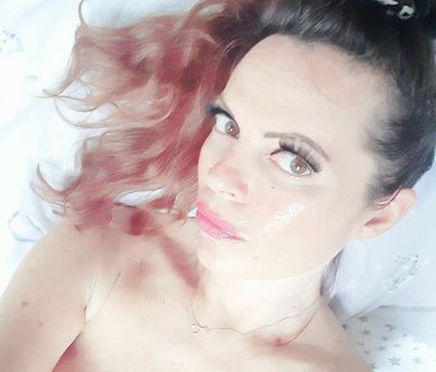 Elizabeth Hart - Escort Girl from Detroit Michigan