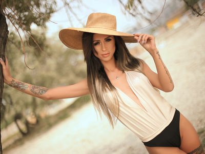 Cynthia Hartley - Escort Girl from Anchorage Alaska