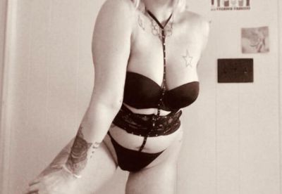 Redhead Escort in Lakewood Colorado