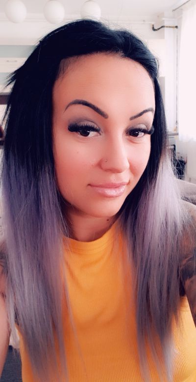 Hanna Mount - Escort Girl from Warren Michigan