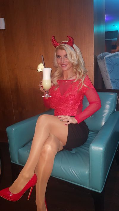 Erika Kis - Escort Girl from Bakersfield California