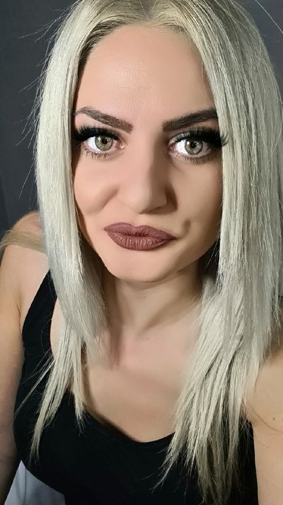 Esmeralda Reina - Escort Girl from Seattle Washington