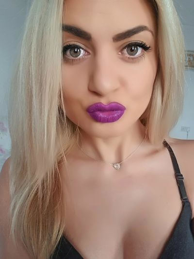 Esmeralda Reina - Escort Girl from Seattle Washington