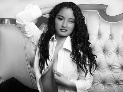 Hilary Alba - Escort Girl from Palmdale California