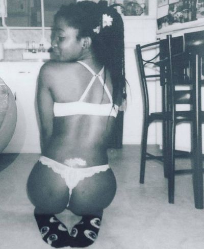 Blonde Escort in Clarksville Tennessee