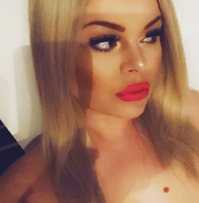 Irina Luxe - Escort Girl from Simi Valley California