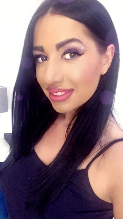 Sandra Caldera - Escort Girl from Rialto California