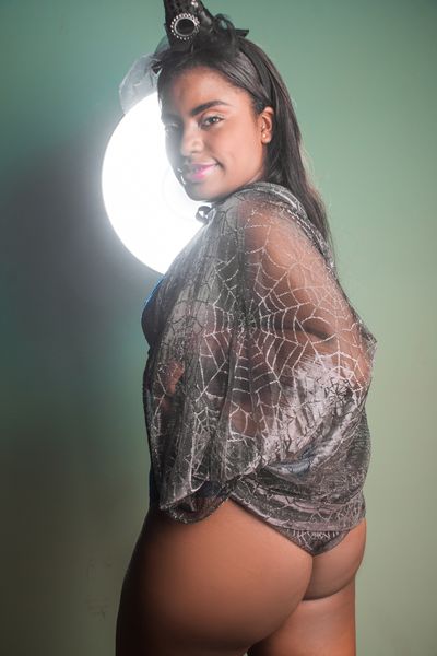 Valeria Pietro - Escort Girl from Elk Grove California