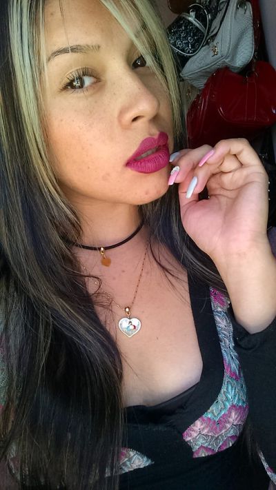 Laura Collemann - Escort Girl from Warren Michigan