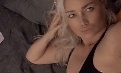 For Couples Escort in Glendale Arizona