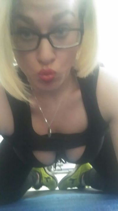 Liberta Black - Escort Girl from Corona California