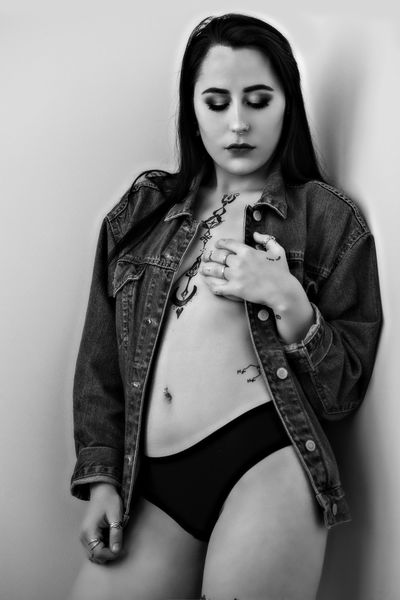 Machiko Rey - Escort Girl from Topeka Kansas
