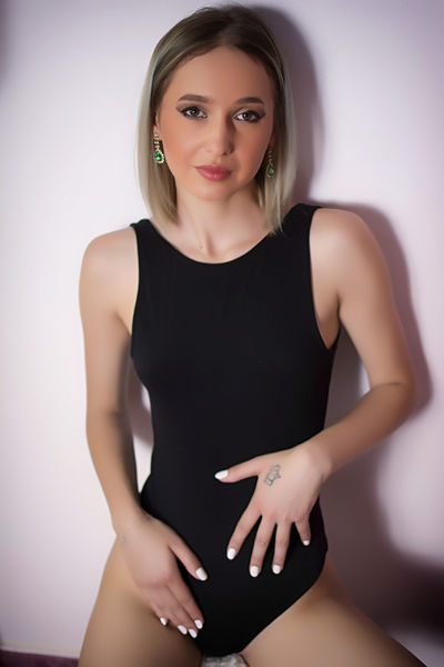 Margo Lyubov - Escort Girl from Salinas California