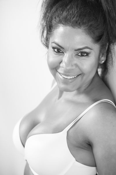 Mari Pearl - Escort Girl from Detroit Michigan