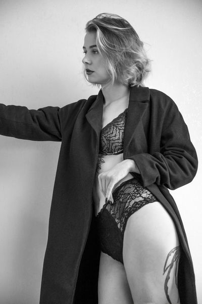 Maria Lessly - Escort Girl from High Point North Carolina