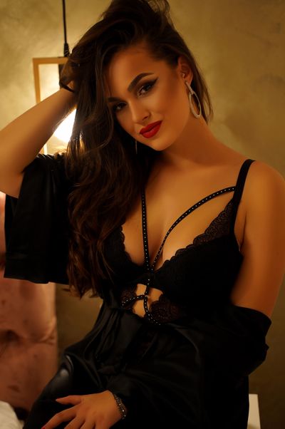 Marisa Deval - Escort Girl from West Covina California