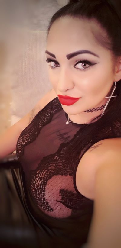 Natasha Floran - Escort Girl from Warren Michigan