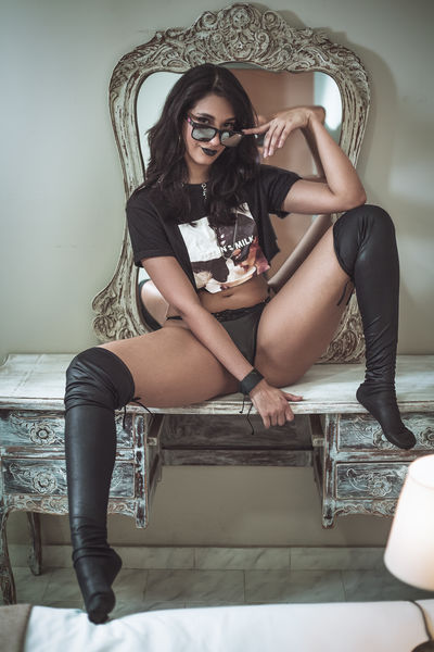 Nhaomi Grey - Escort Girl from Ventura California