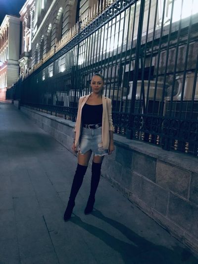 Paris Pulsifer - Escort Girl from Peoria Illinois
