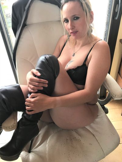 Ann Clifford - Escort Girl from Fort Collins Colorado