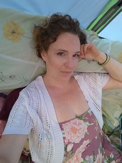 Redhead Escort in Thousand Oaks California