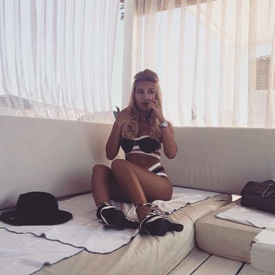 Juliete Mist - Escort Girl from Corona California