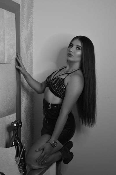 Sally Zius - Escort Girl from Victorville California