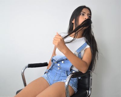Sara Flores - Escort Girl from West Palm Beach Florida