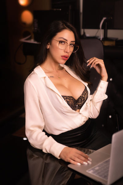 Sarah Mendoza - Escort Girl from Charlotte North Carolina